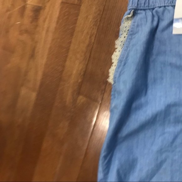 SOLD NWOT Zara Denim Chambray Shorts - Picture 4 of 4